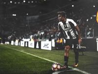 开云APP-迪巴拉存在感拉满，当多特蒙德遇上那不勒斯，一场战术与意志的较量