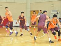 开云体育官网-包含热闹的球场上球员们为胜利全力以赴展现拼搏精神的词条