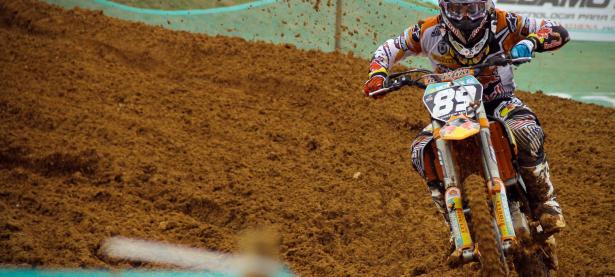 开云体育官网-班凯罗爆发难挽狂澜，马刺铁血防守强行终结开拓者连胜势头