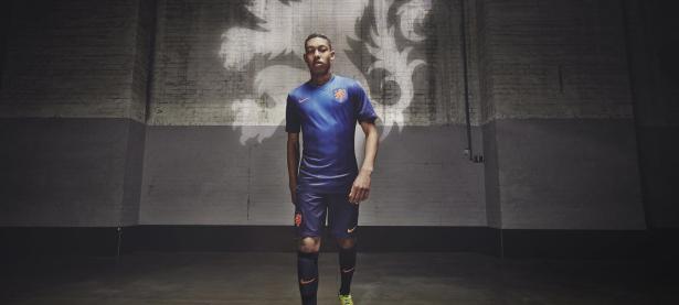 开云下载-智利之夜，曼联绝境翻盘，苏亚雷斯一球惊艳四座