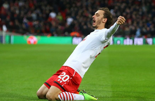 关于意大利豪强在国际赛事中展现完美表现的信息 关于意大利豪强在国际赛事中展现完美表现的信息