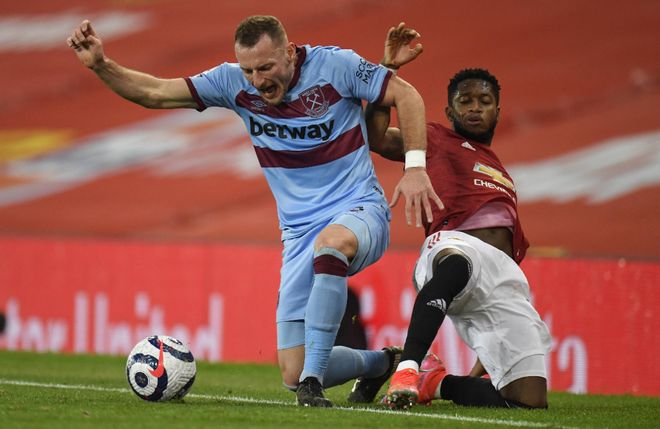 西汉姆联队在比赛中发挥出色，战胜对手夺取胜利的简单介绍