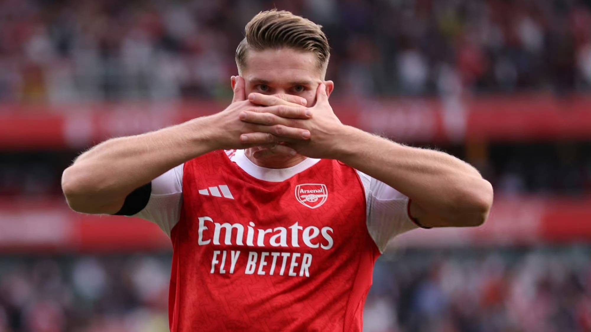 阿森纳队长双响，助球队夺得胜利