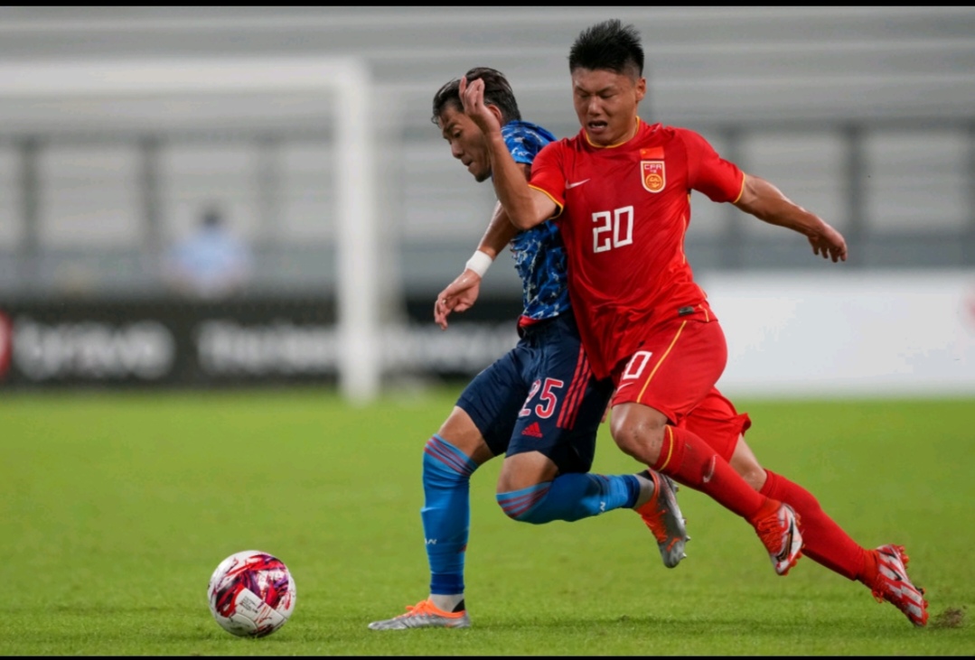 包含国际足坛瞩目一幕：女足日渐崭露头角勇往直前的词条