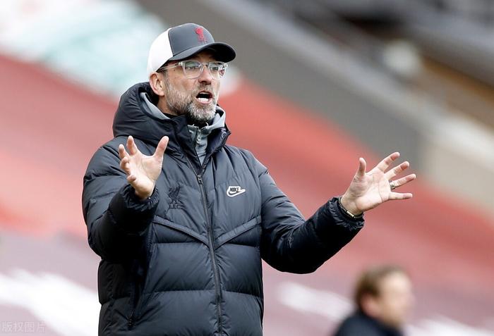 包含沙尔克遭遇连败，降级形势日益严峻的词条