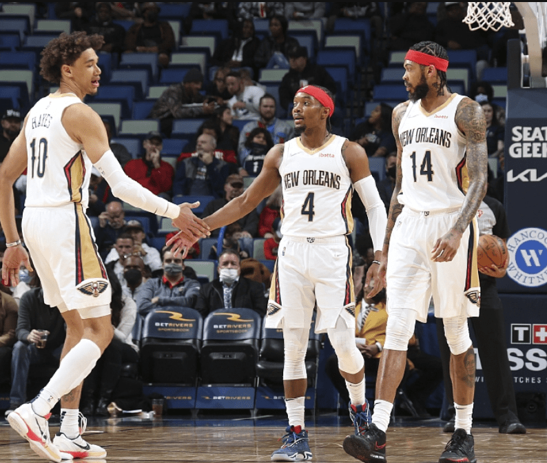 关于鹈鹕轻取山东队，保罗扛起全队的信息