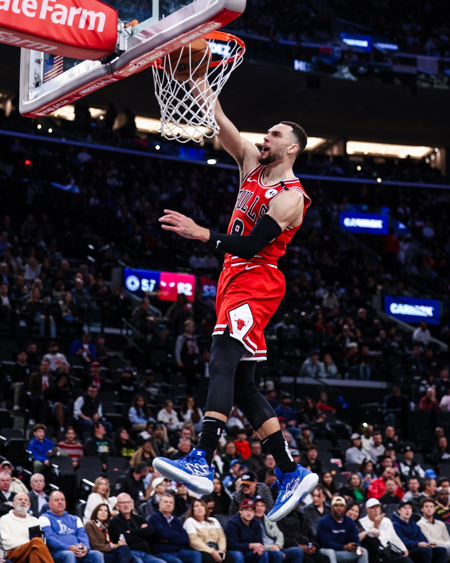 包含76人逆转太阳，拉文点燃赛场的词条