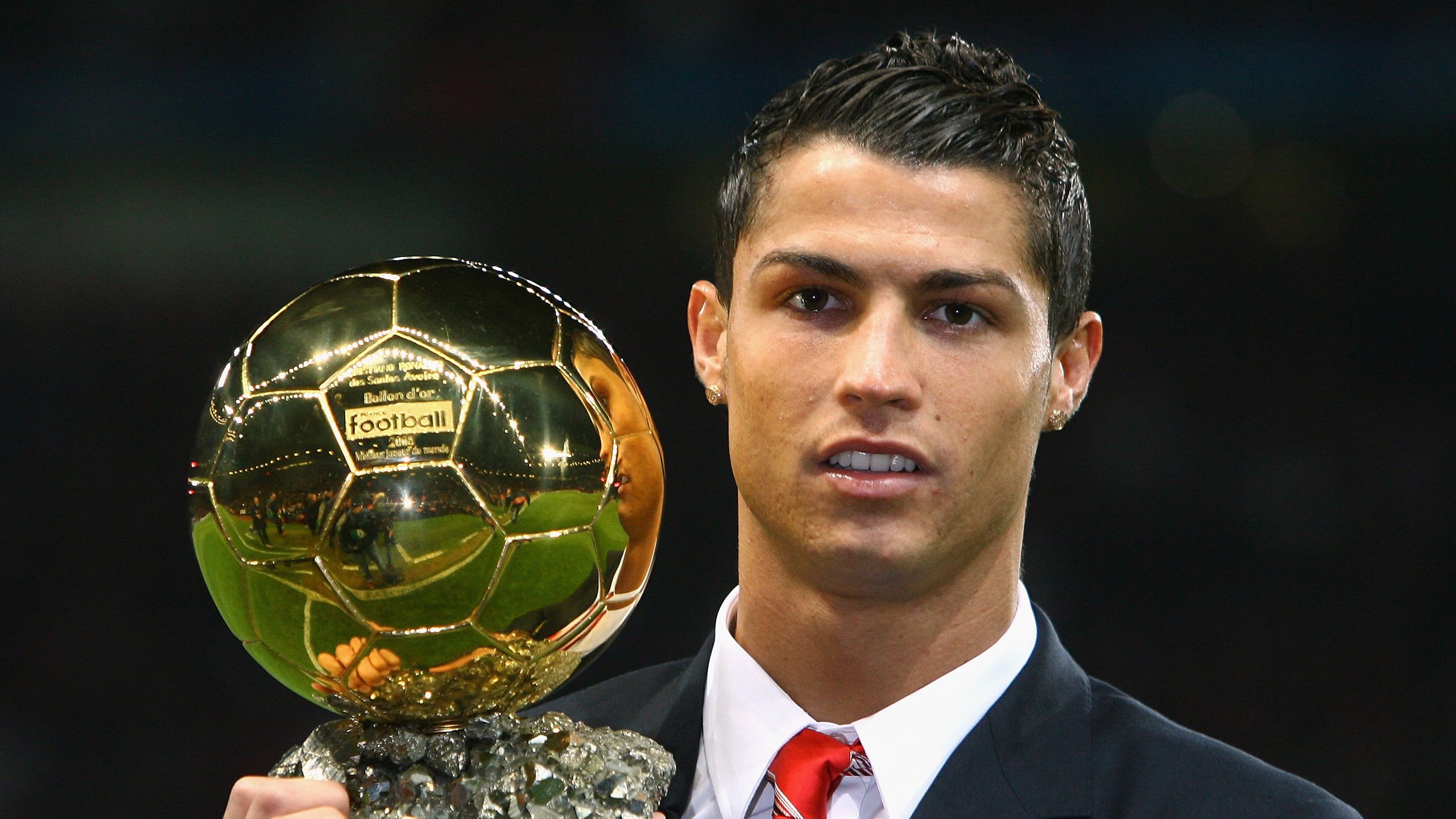 若日尼奥攻防两端统治，国际米兰冲垮乌克兰—蓝黑军团欧战新篇章