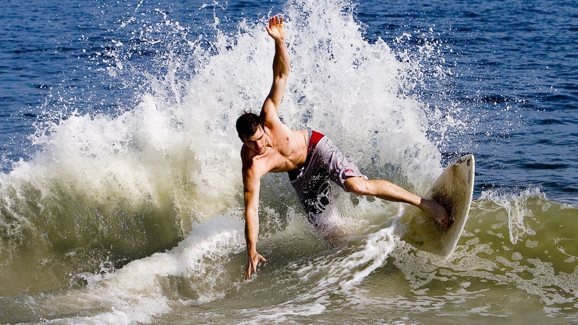 鏖战雅加达，石宇奇高光时刻点燃中印泰羽球三国演义